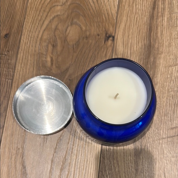 Capri Blue - Aloha Orchid Candle - Picture 2 of 3